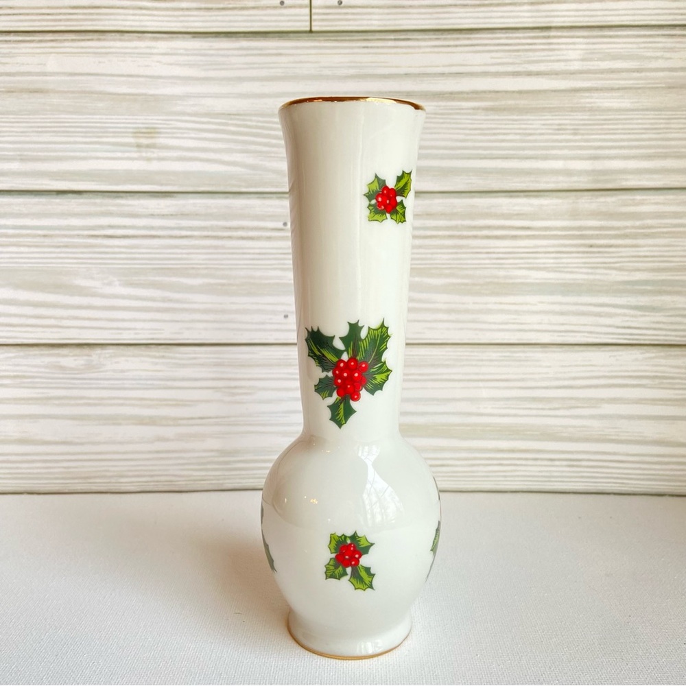 Lefton Christmas bud vase with holly leaves and berries porcelain made in Japan